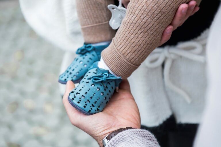 Mehki otroški čevlji Baobaby, Dots sky