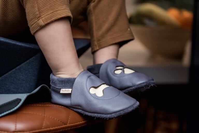 Baobaby soft baby shoes, Paw grey